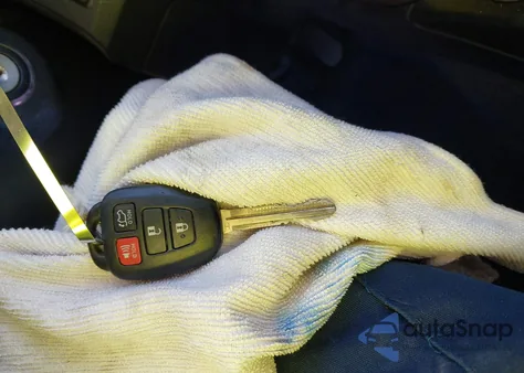 2015 Toyota Rav4 Xle из США, поврежденный, VIN 2T3WFREVXFW199256